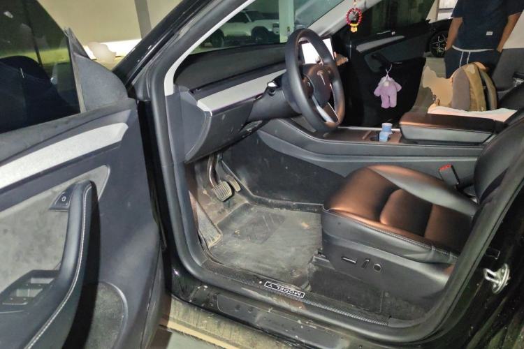 Used Tesla Model Y 2023 Rear-Wheel-Drive Version Driver Seat
