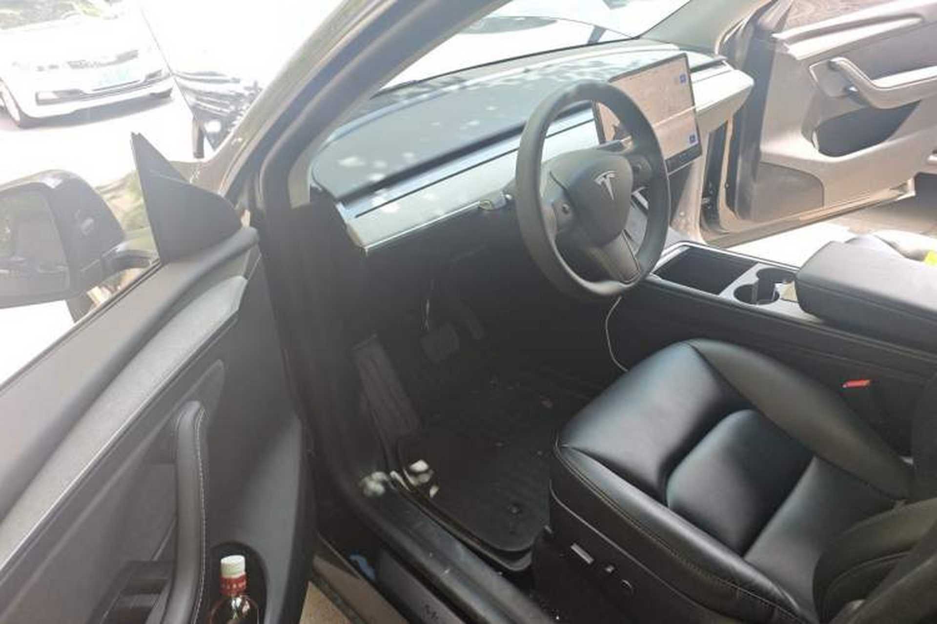 Used Tesla Model Y 2023 Rear-Wheel-Drive Version Driver Seat