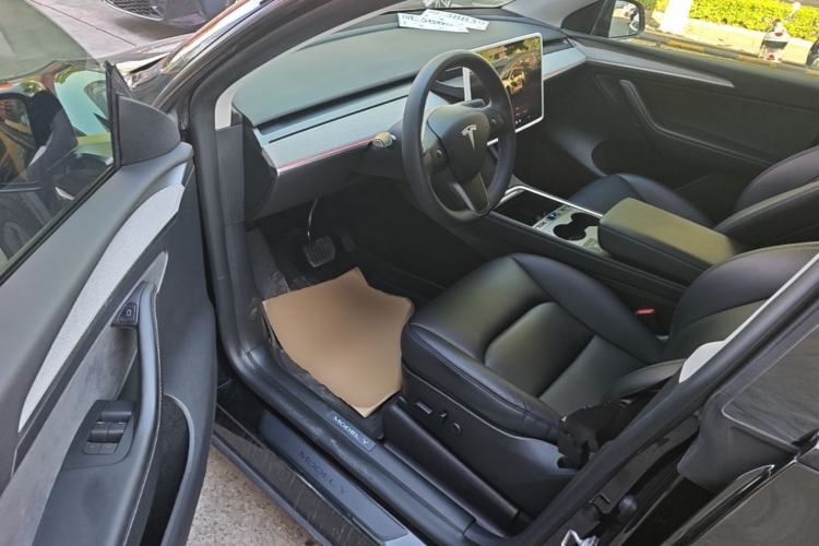 Used Tesla Model Y 2023 Rear-Wheel-Drive Version Driver Seat