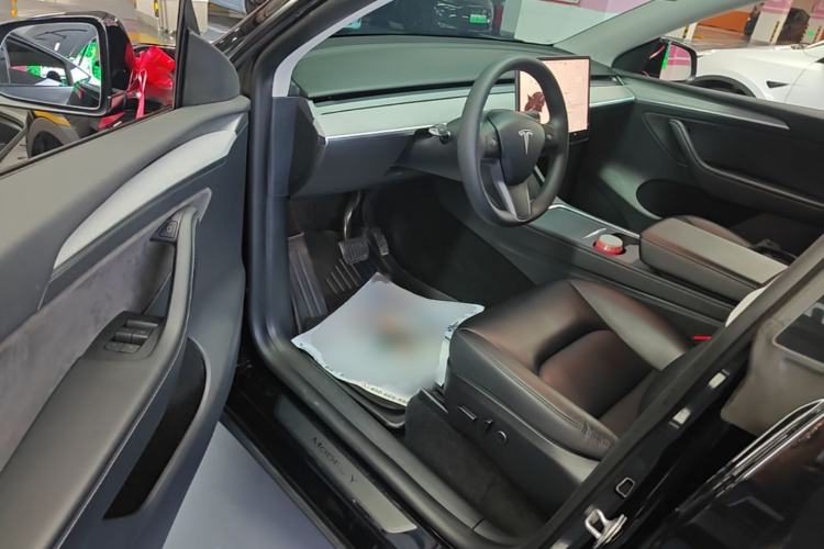 Used Tesla Model Y 2023 Rear-Wheel-Drive Version Driver Seat