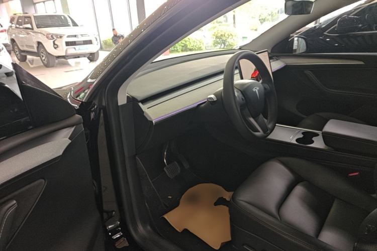 Used Tesla Model Y 2023 Rear-Wheel-Drive Version Driver Seat