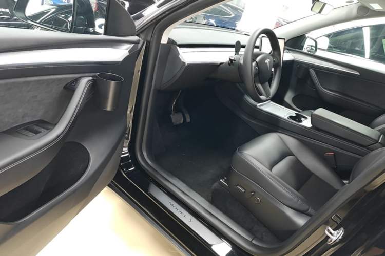 Used Tesla Model Y 2023 Rear-Wheel-Drive Version Driver Seat