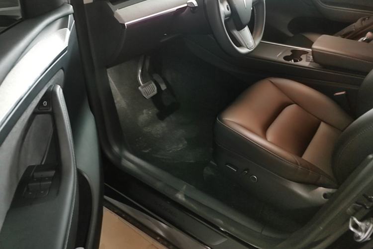 Used Tesla Model Y 2023 Rear-Wheel-Drive Version Driver Seat