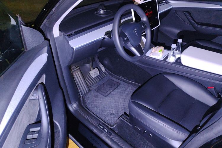Used Tesla Model Y 2023 Rear-Wheel-Drive Version Driver Seat