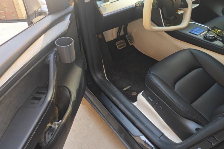 Used Tesla Model Y 2023 Rear-Wheel-Drive Version Driver Seat