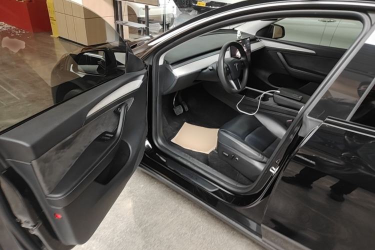 Used Tesla Model Y 2023 Rear-Wheel-Drive Version Driver Seat
