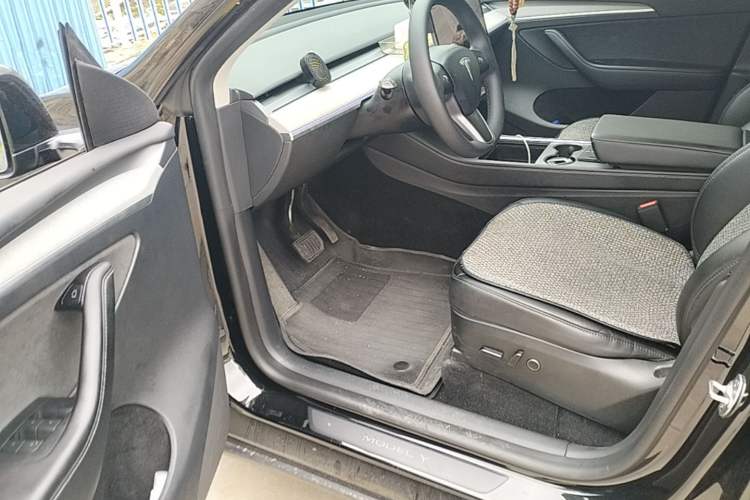 Used Tesla Model Y 2023 Rear-Wheel-Drive Version Driver Seat