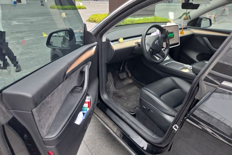 Used Tesla Model Y 2023 Rear-Wheel-Drive Version Driver Seat
