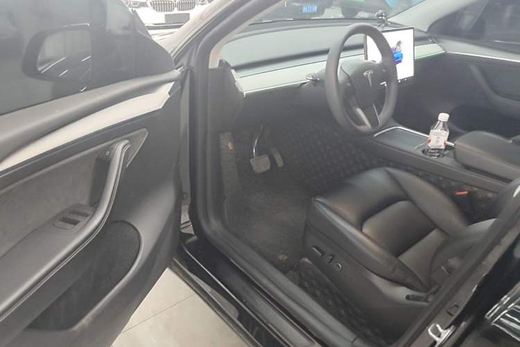 Used Tesla Model Y 2023 Rear-Wheel-Drive Version Driver Seat