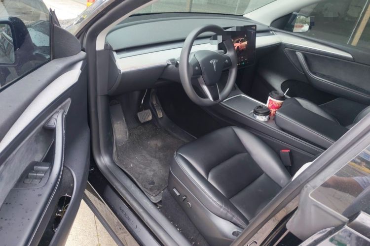 Used Tesla Model Y 2023 Long-Range All-Wheel-Drive Version Driver Seat
