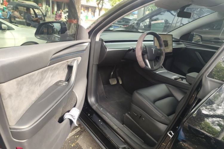 Used Tesla Model Y 2023 Rear-Wheel-Drive Version Driver Seat