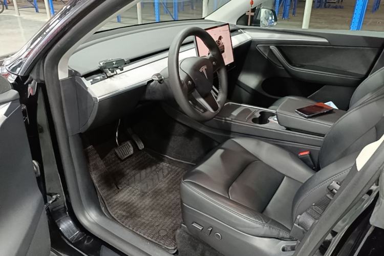 Used Tesla Model Y 2023 Rear-Wheel-Drive Version Driver Seat