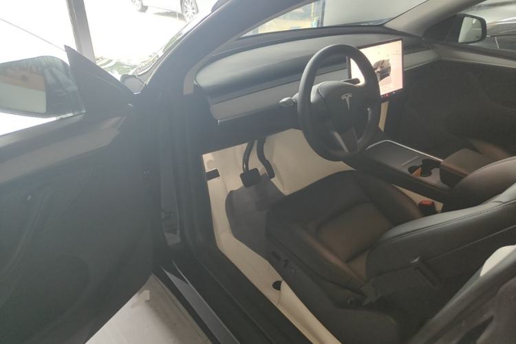 Used Tesla Model Y 2023 Rear-Wheel-Drive Version Driver Seat