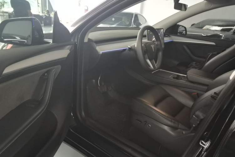 Used Tesla Model Y 2023 Rear-Wheel-Drive Version Driver Seat
