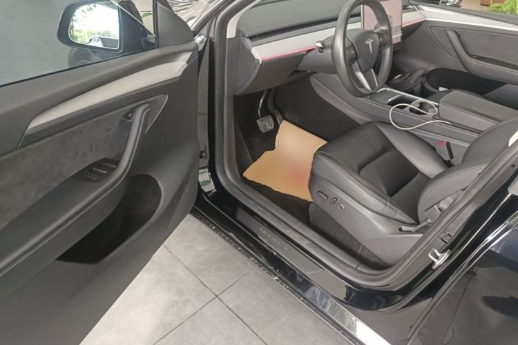 Used Tesla Model Y 2023 Rear-Wheel-Drive Version Driver Seat