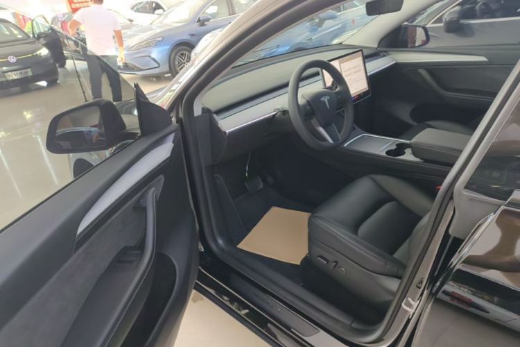 Used Tesla Model Y 2023 Rear-Wheel-Drive Version Driver Seat