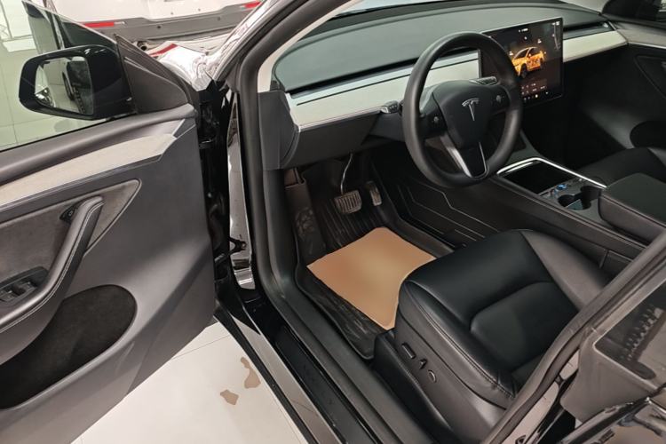 Used Tesla Model Y 2023 Rear-Wheel-Drive Version Driver Seat