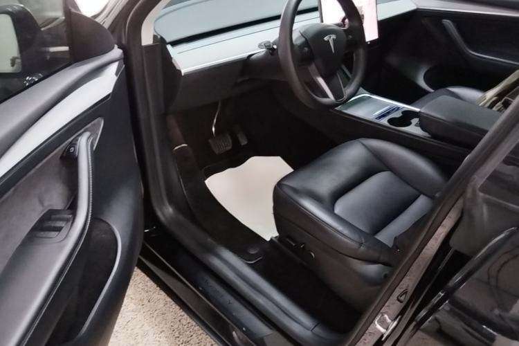 Used Tesla Model Y 2023 Rear-Wheel-Drive Version Driver Seat