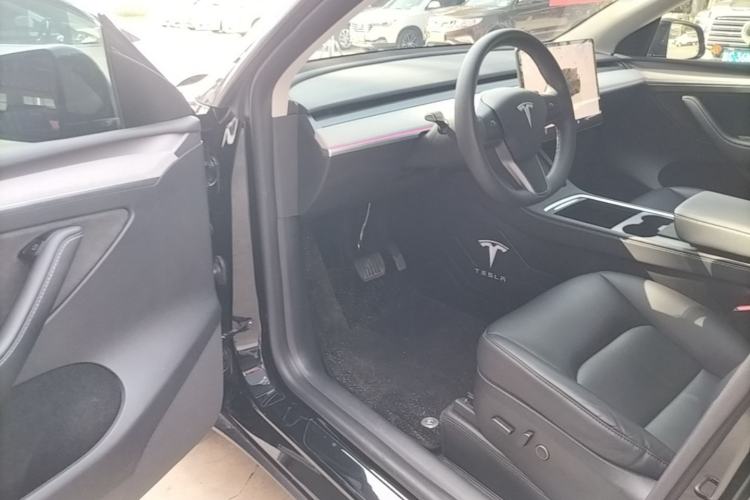Used Tesla Model Y 2023 Rear-Wheel-Drive Version Driver Seat