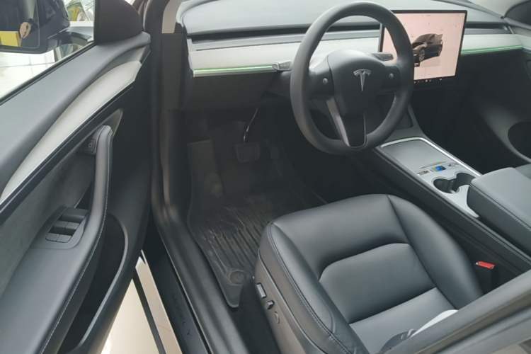 Used Tesla Model Y 2023 Rear-Wheel-Drive Version Driver Seat
