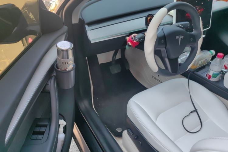 Used Tesla Model Y 2023 Long-Range All-Wheel-Drive Version Driver Seat