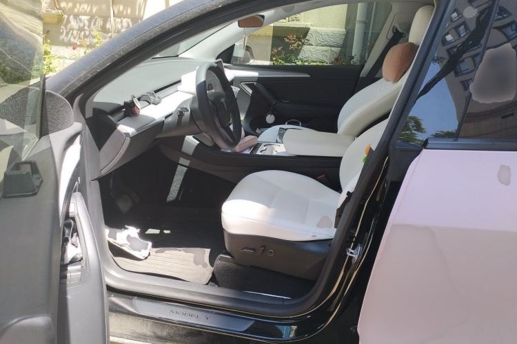 Used Tesla Model Y 2023 Rear-Wheel-Drive Version Driver Seat