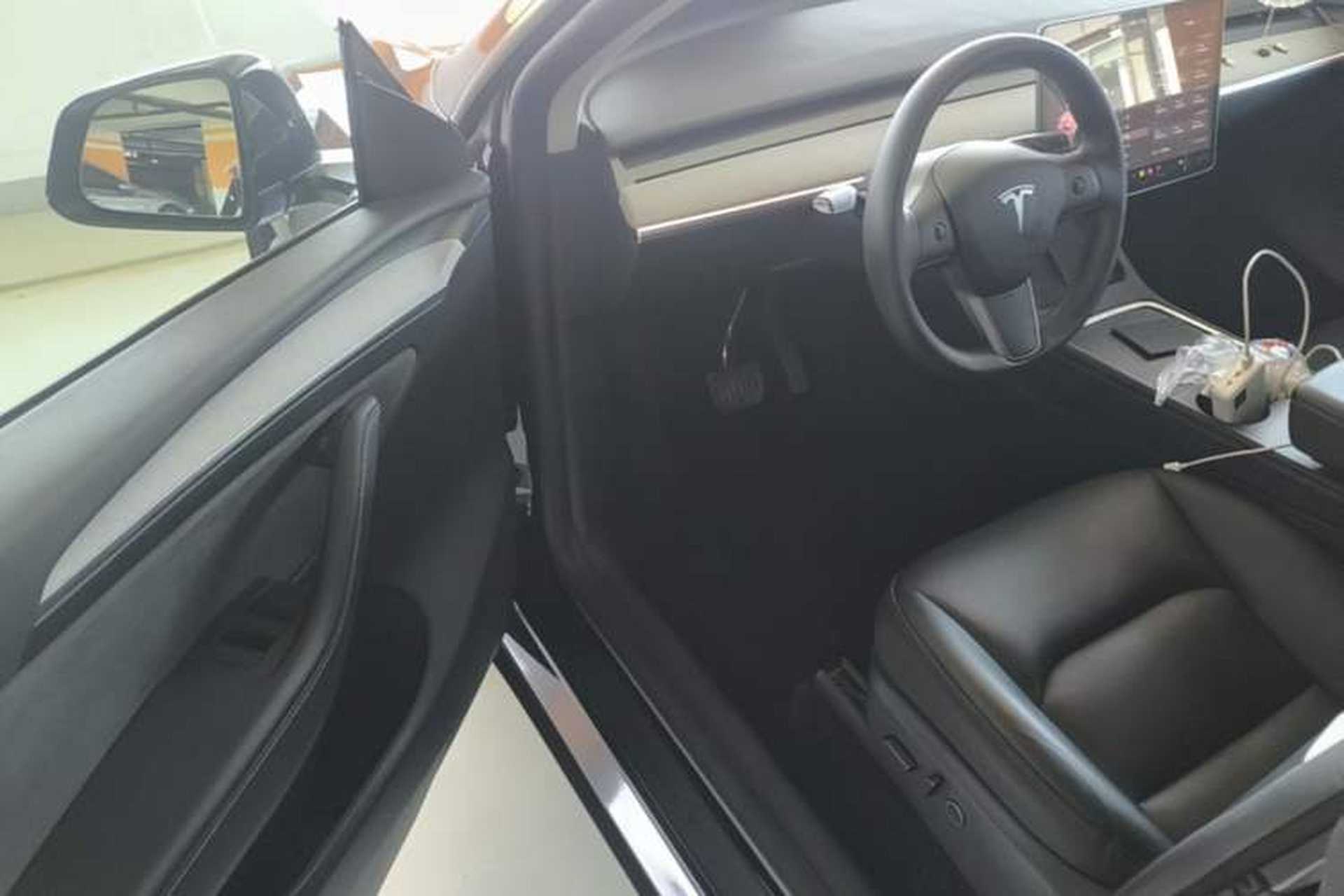 Used Tesla Model Y 2023 Rear-Wheel-Drive Version Driver Seat