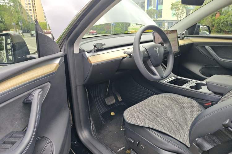 Used Tesla Model Y 2023 Rear-Wheel-Drive Version Driver Seat