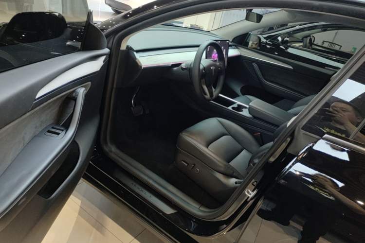 Used Tesla Model Y 2023 Rear-Wheel-Drive Version Driver Seat