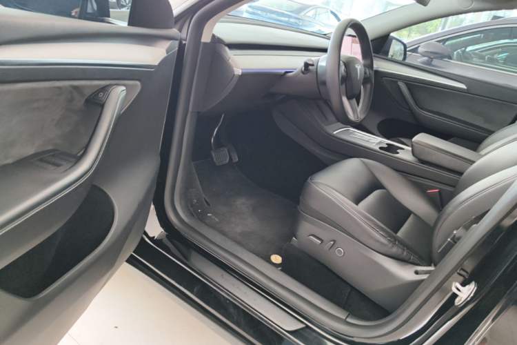 Used Tesla Model Y 2023 Rear-Wheel-Drive Version Driver Seat