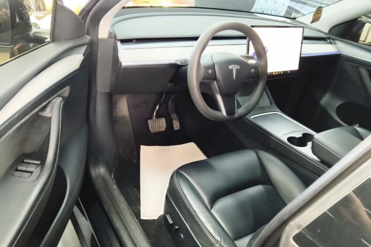 Used Tesla Model Y 2023 Rear-Wheel-Drive Version Driver Seat