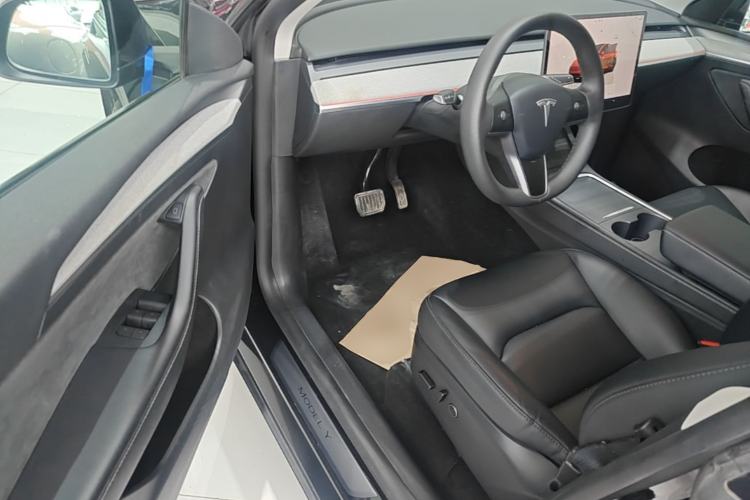 Used Tesla Model Y 2023 Rear-Wheel-Drive Version Driver Seat