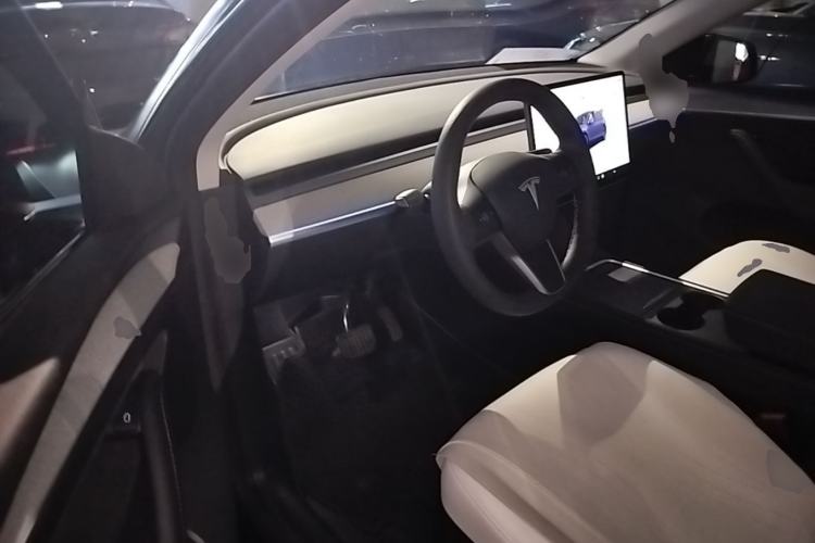 Used Tesla Model Y 2023 Rear-Wheel-Drive Version Driver Seat