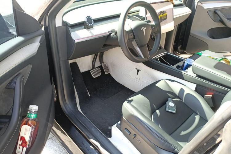 Used Tesla Model Y 2023 Rear-Wheel-Drive Version Driver Seat