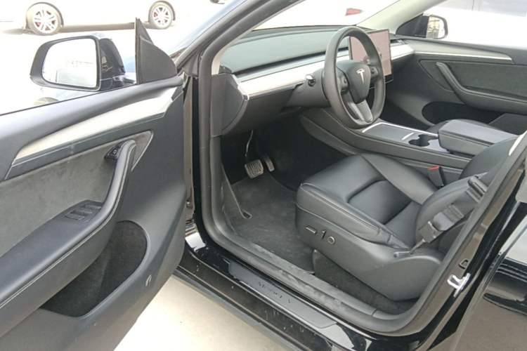 Used Tesla Model Y 2023 Rear-Wheel-Drive Version Driver Seat