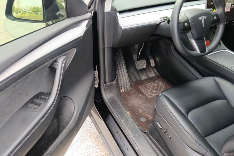 Used Tesla Model Y 2023 Rear-Wheel-Drive Version Driver Seat