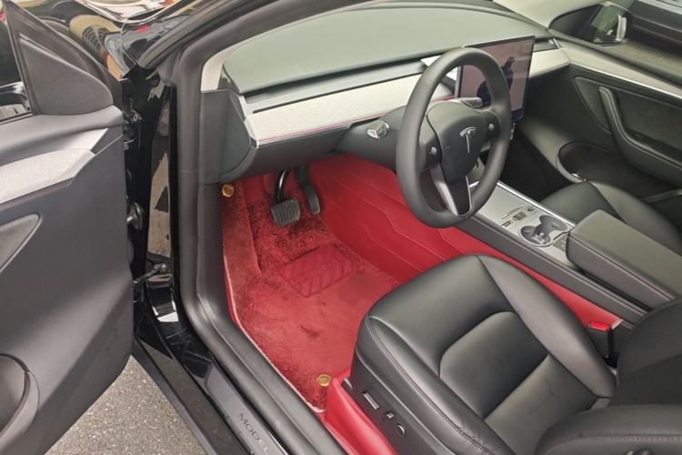 Used Tesla Model Y 2023 Long-Range All-Wheel-Drive Version Driver Seat