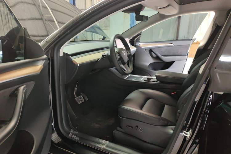 Used Tesla Model Y 2023 Rear-Wheel-Drive Version Driver Seat
