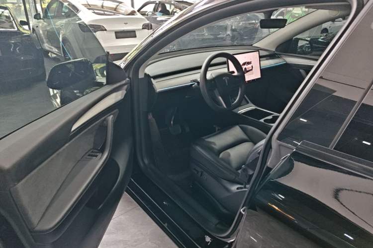 Used Tesla Model Y 2023 Rear-Wheel-Drive Version Driver Seat