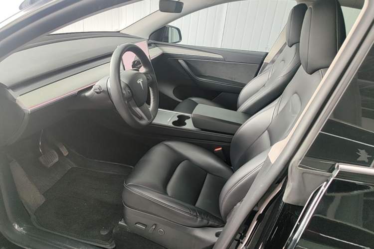 Used Tesla Model Y 2023 Rear-Wheel-Drive Version Driver Seat