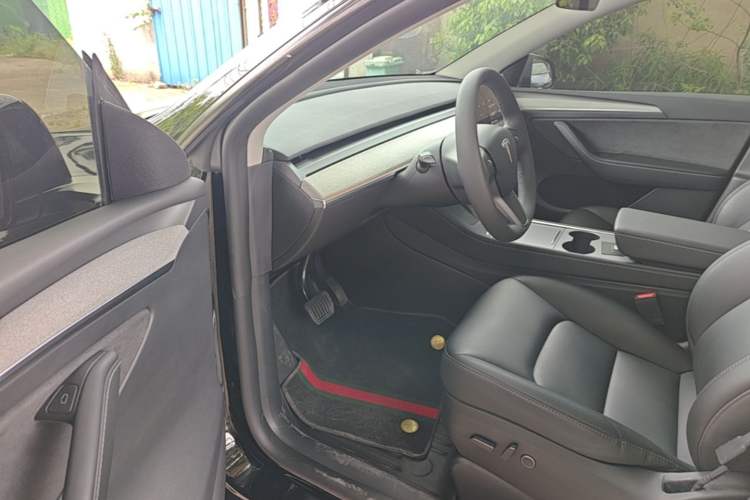 Used Tesla Model Y 2023 Rear-Wheel-Drive Version Driver Seat