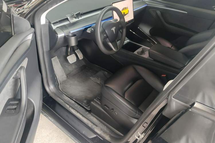Used Tesla Model Y 2023 Rear-Wheel-Drive Version Driver Seat