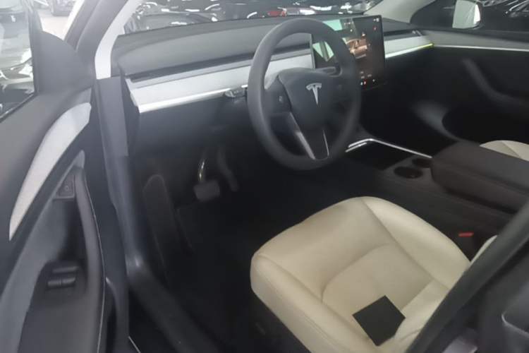 Used Tesla Model Y 2023 Rear-Wheel-Drive Version Driver Seat