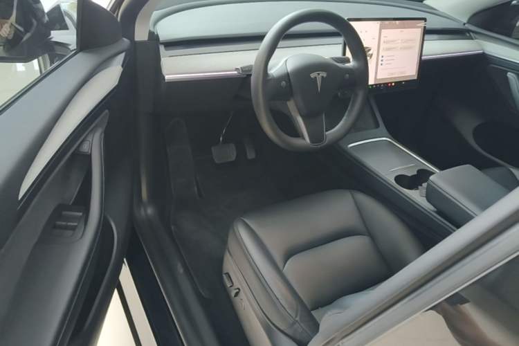 Used Tesla Model Y 2023 Rear-Wheel-Drive Version Driver Seat