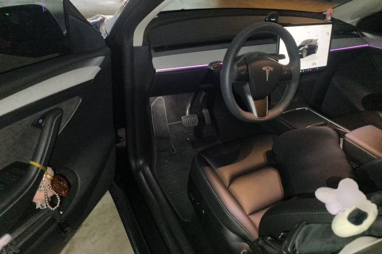 Used Tesla Model Y 2023 Rear-Wheel-Drive Version Driver Seat