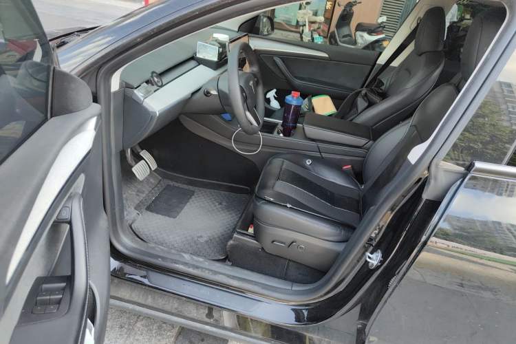 Used Tesla Model Y 2023 High-Performance All-Wheel-Drive Version Driver Seat