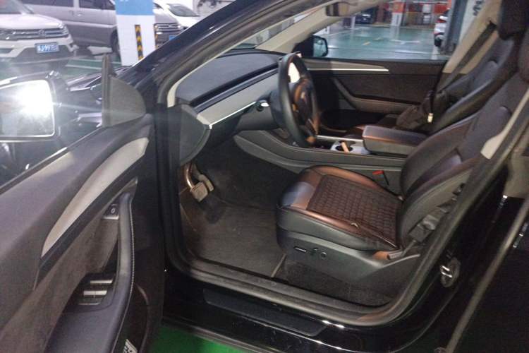Used Tesla Model Y 2023 Rear-Wheel-Drive Version Driver Seat