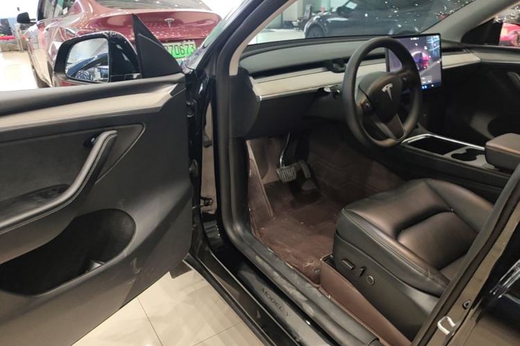 Used Tesla Model Y 2023 Rear-Wheel-Drive Version Driver Seat