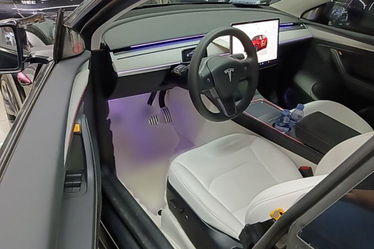 Used Tesla Model Y 2023 High-Performance All-Wheel-Drive Version Driver Seat
