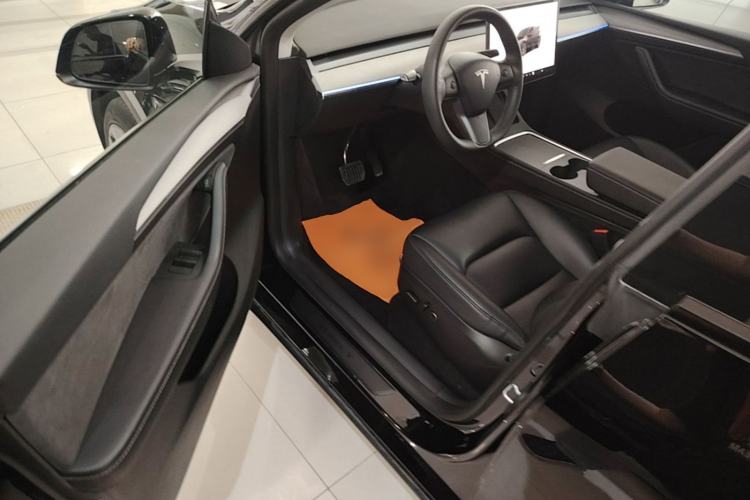 Used Tesla Model Y 2023 Rear-Wheel-Drive Version Driver Seat